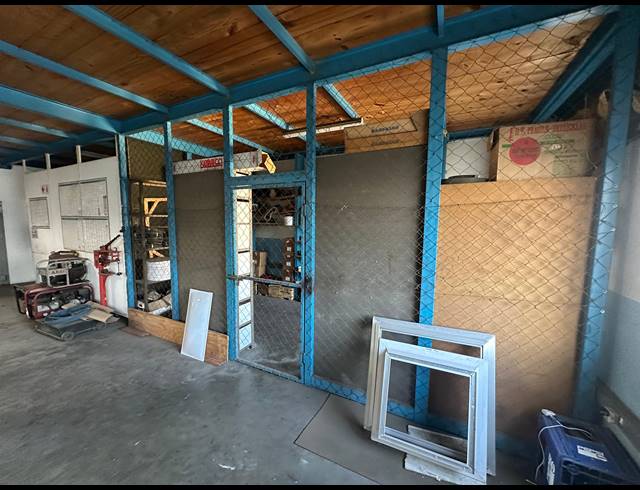 1,606M² WAREHOUSE TO LET IN KYA SANDS